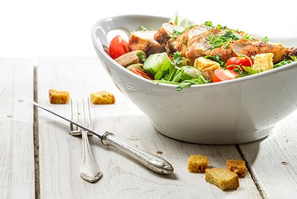 Hähnchensalat mit Honig-Senf-Dressing